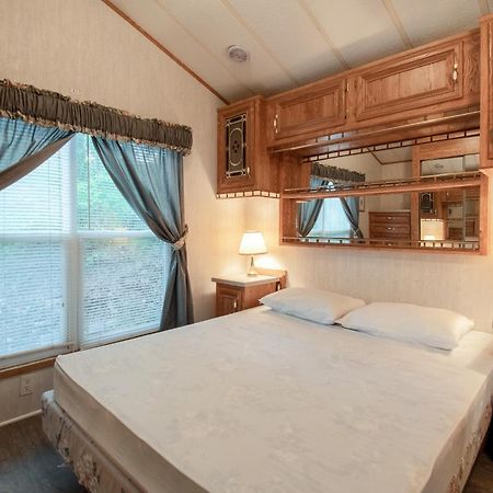 Spring Gulch Screened Park Model 6 Mount Airy Kamer foto